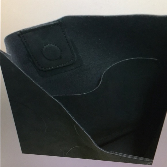 🎊Loungefly Mickey Mouse Slouch Tote - Picture 4 of 9